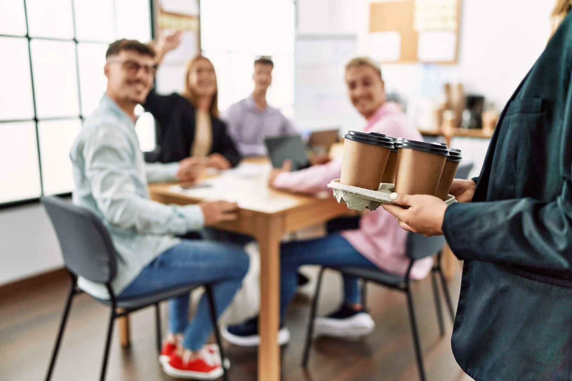 Disfrutar de un buen café en la oficina con el servicio de alquiler de cafeteras de última tecnología de Fresh OCS