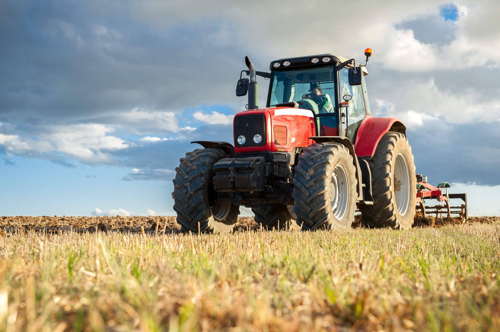Maquinaria agrícola económica y de calidad con el Grupo Sesla