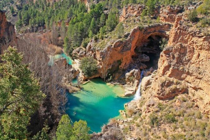 Las Chorreras del Cadriel, un oasis paradisíaco cerca de Madrid 1 Merca2.es una de las piscinas naturales de las chorreras del cadriel Merca2.es