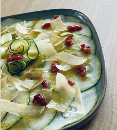 La receta de carpaccio de calabacín que recomienda Vanesa Lorenzo para comer ligero 2 Merca2.es Captura 1 Merca2.es