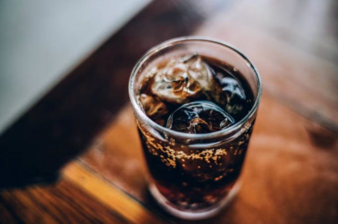 La OMS advierte de un componente cancerígeno de la Coca-Cola 51 Merca2.es ¿Puedo continuar disfrutando de mis combinados con Coca-Cola?