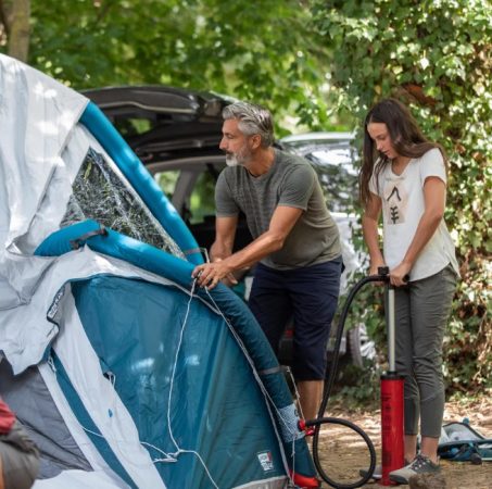 Decathlon tiene la tienda de campaña ideal para dormir viendo las estrellas 10 Merca2.es Y viene con bolsa de transporte incluida