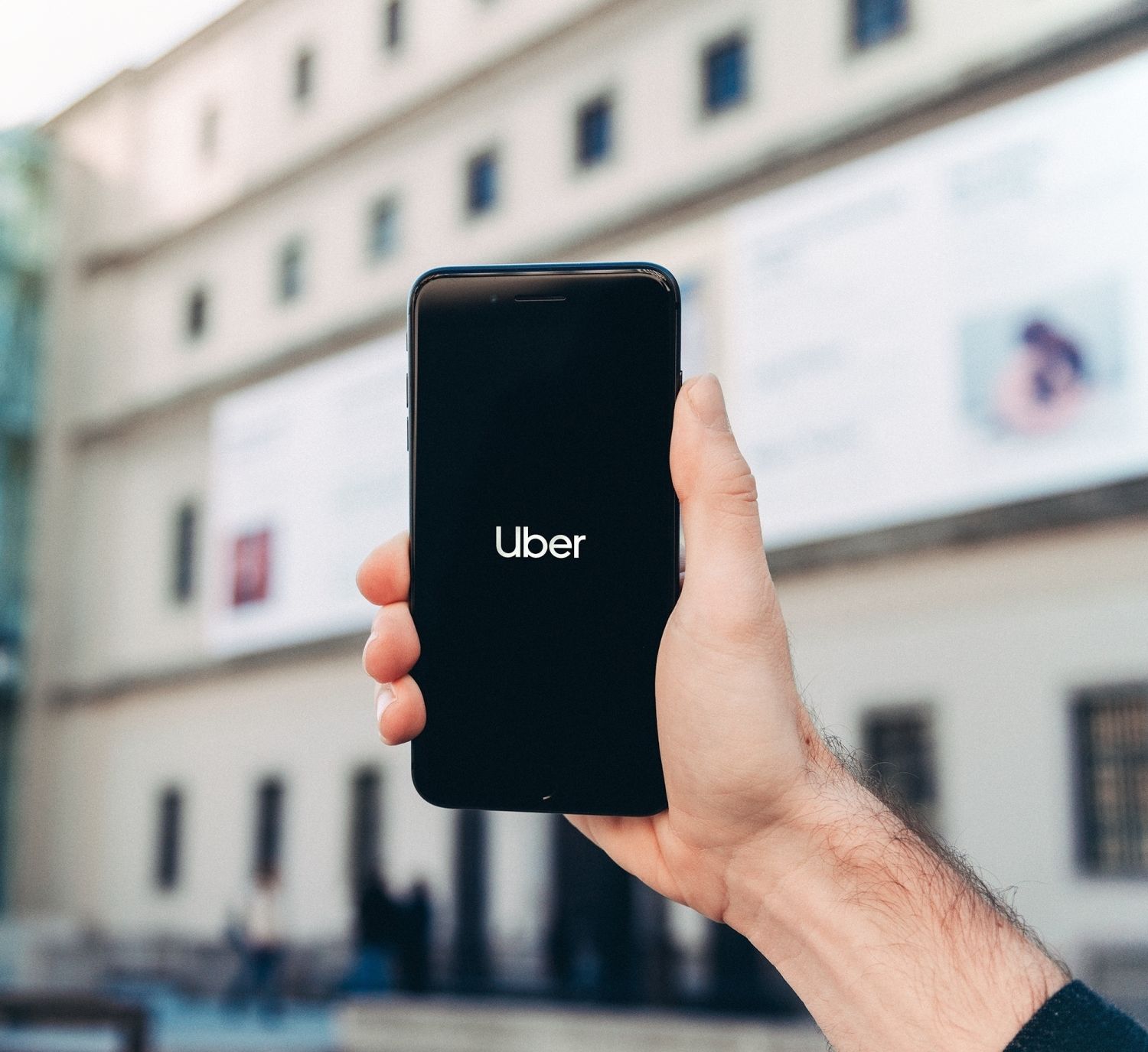 Uber arriesga los beneficios por su enésima  subida de las tarifas