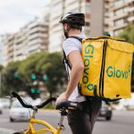 Las negociaciones de SLT y la patronal de mensajería cambiarán las condiciones de los riders de Glovo
