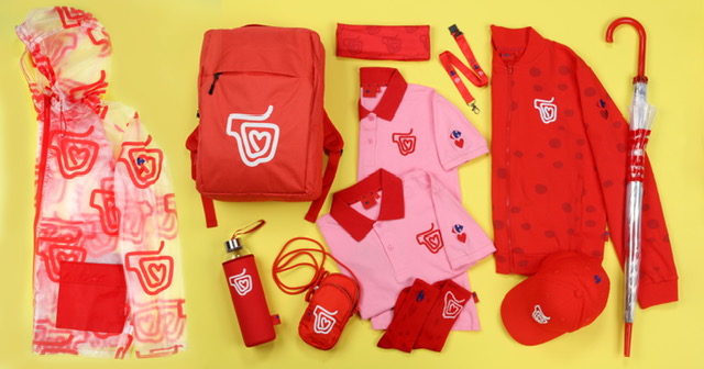 Carrefour presenta la equipación de la vuelta diseñada por Ágatha Ruiz de la Prada