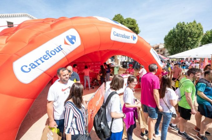 Carrefour impulsa el trabajo en equipo como patrocinador principal de la vuelta 1 Merca2.es Foto prensa carpa desayunos Carrefour Merca2.es