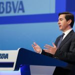 Competencia elevará la opa de BBVA sobre Banco Sabadell al Gobierno si llega a segunda fase y pone condiciones