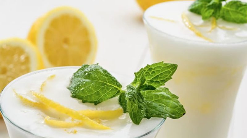 Karlos Arguiñano nos enseña a hacer un digestivo sorbete de limón al txakoli 3 Merca2.es El sorbete de limón de Karlos Arguiñano, una receta fría, deliciosa y sencilla
