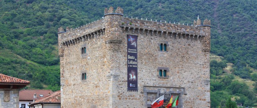 Pueblo espanol Potes Cantabria Torre del Infantado Merca2.es