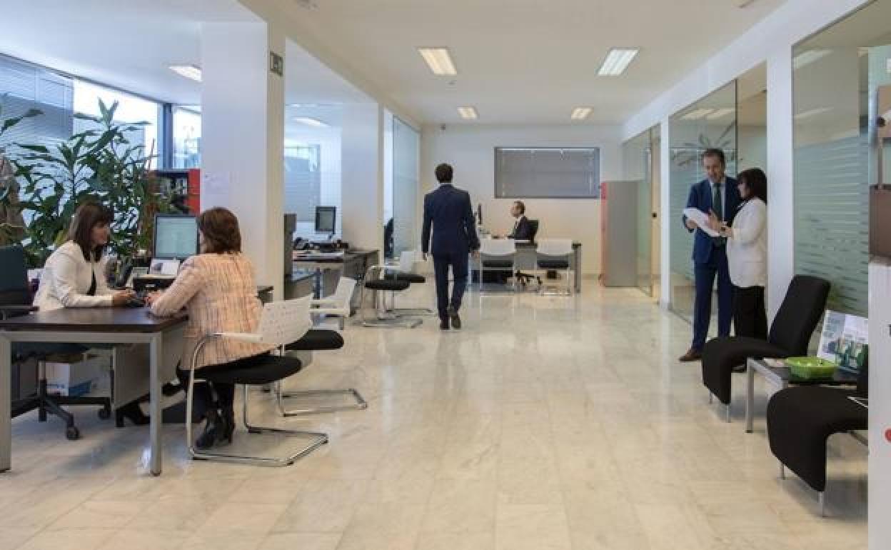 La banca pierde atractivo como sector en el que trabajar