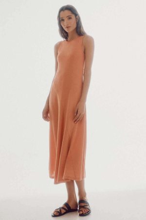 Slowlove, la firma de Sara Carbonero, tiene a la venta en Cortefiel estos 10 vestidos boho por menos de 30€ 8 Merca2.es cortefiel 709ad208 230808104132 800x1200 Merca2.es
