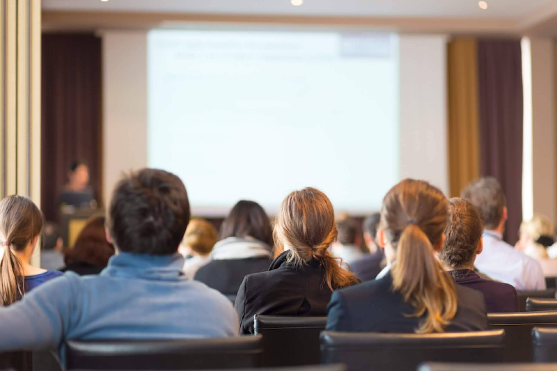 Esto no es Noticia explica cómo estudiar en España siendo de LATAM