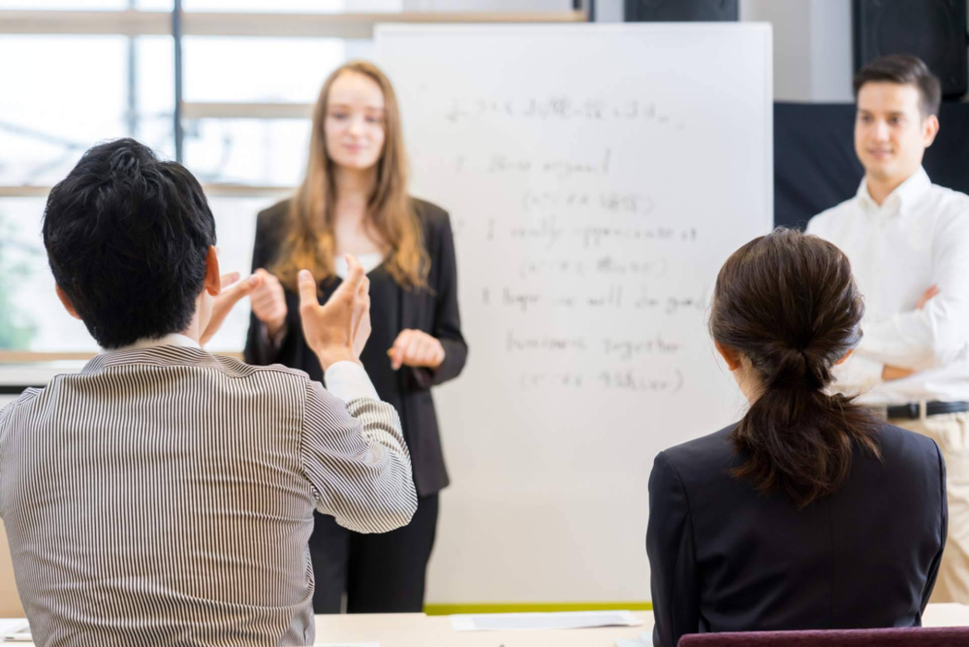 Aprender inglés rápido y fácil con Linguavisión, la academia de inglés en Badalona