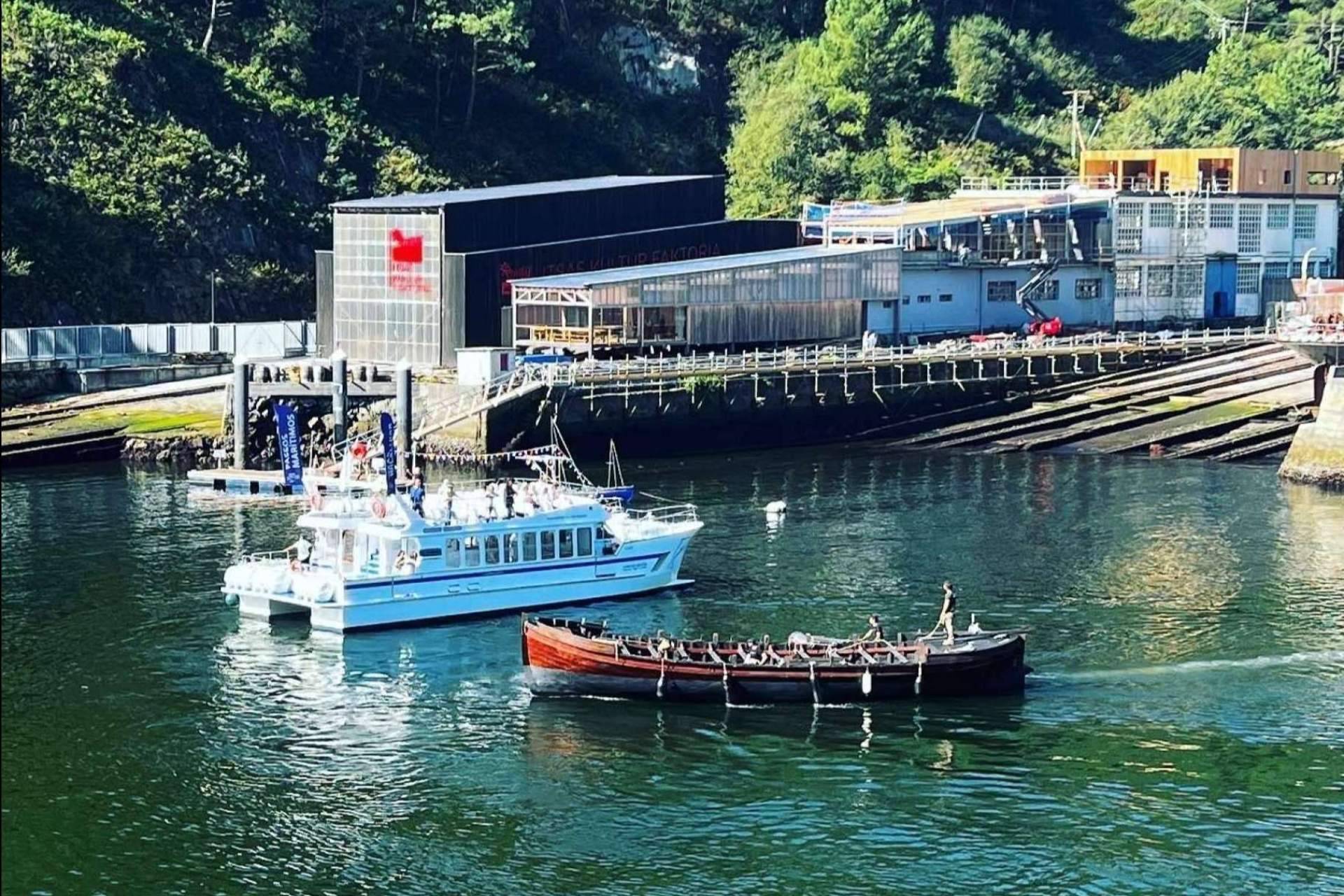 Ciudad San Sebastián ofrece excursiones en catamarán sostenibles con el medioambiente