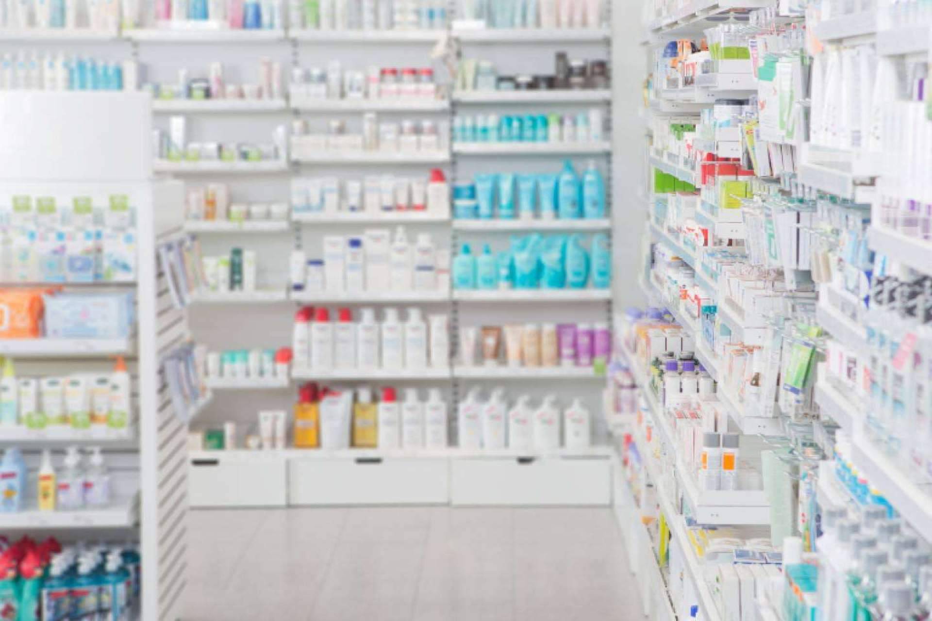 Aspectos a tener en cuenta antes de comprar una farmacia en Madrid, por Urbagesa Farmacias
