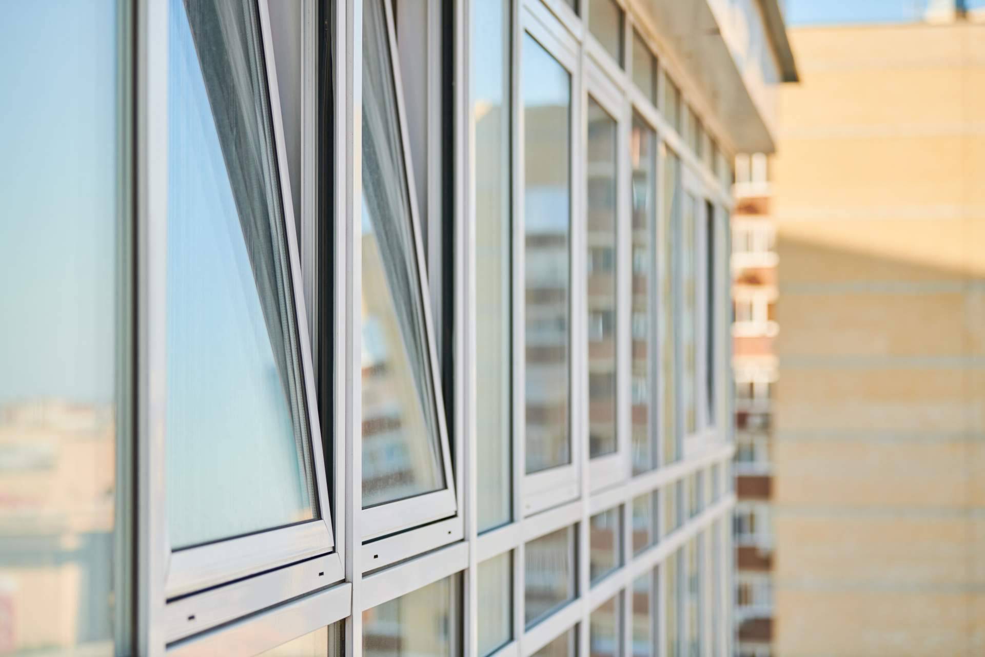 Renovar el hogar con FácilReformas, puertas y ventanas exteriores de PVC