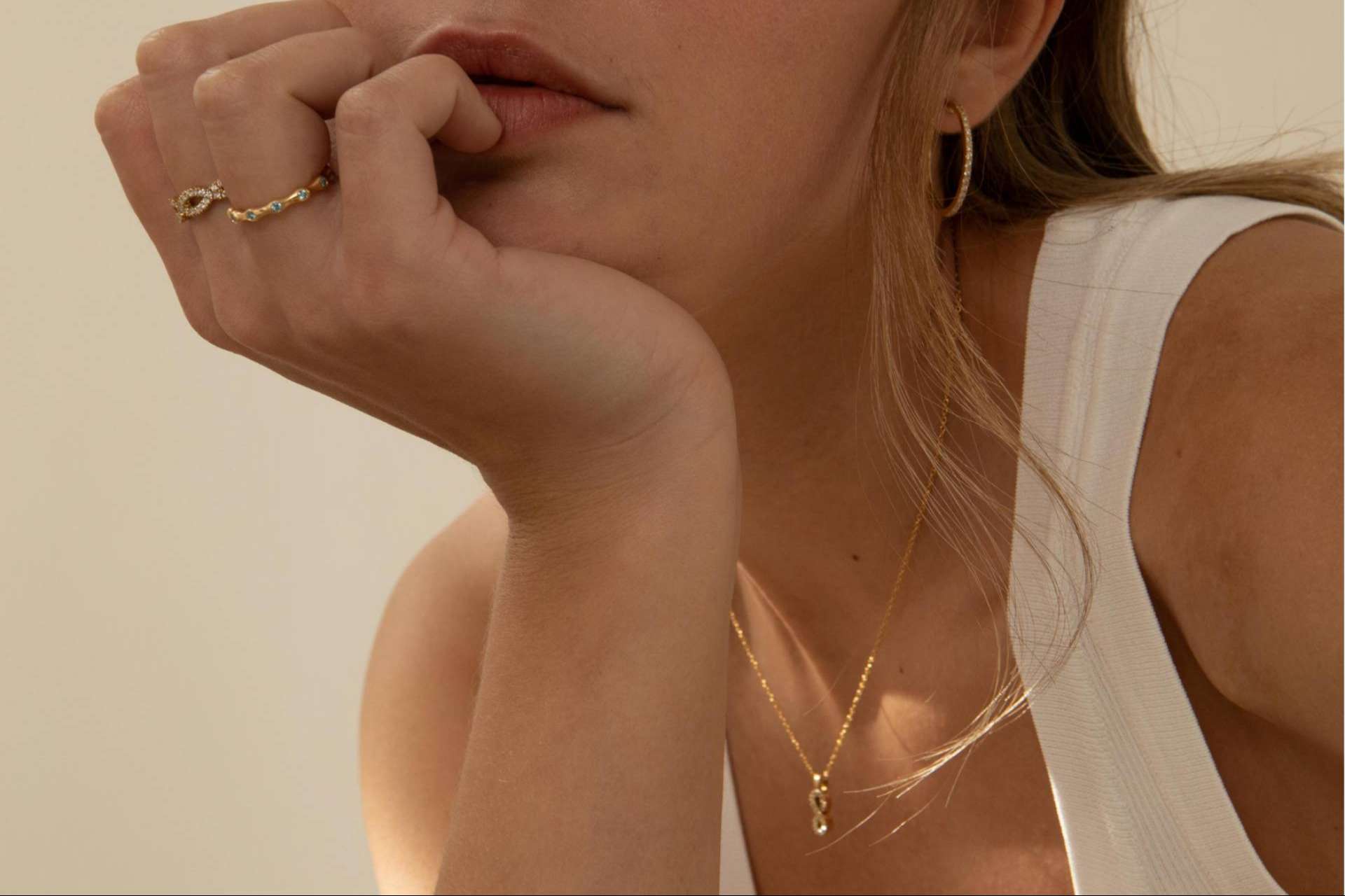 Mimoke ofrece alta joyería con diseños atemporales y diamantes creados, el complemento perfecto para llevar cada día