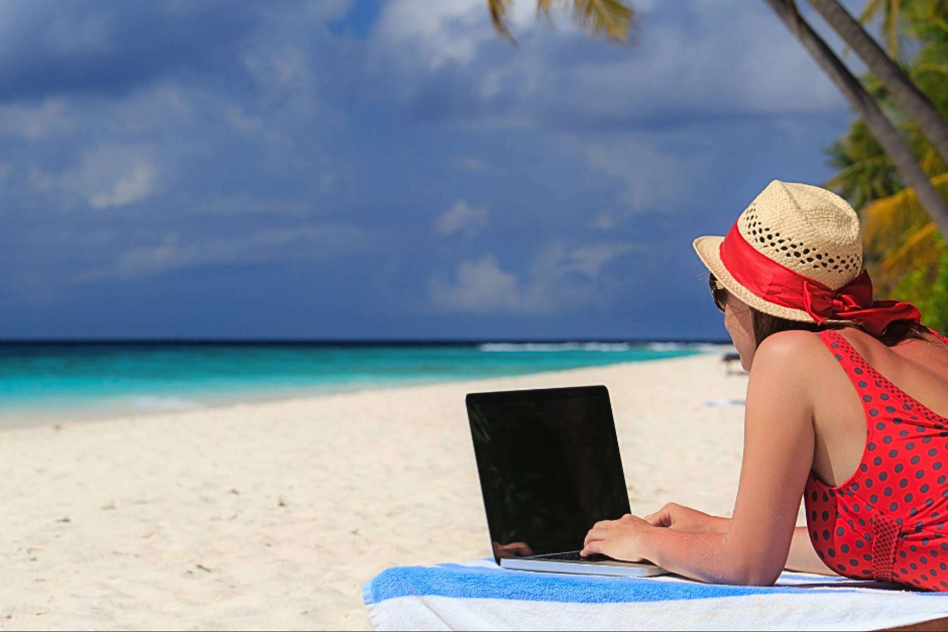 ¿Cómo evitar recibir notificaciones de Hacienda durante las vacaciones?, por Consultax