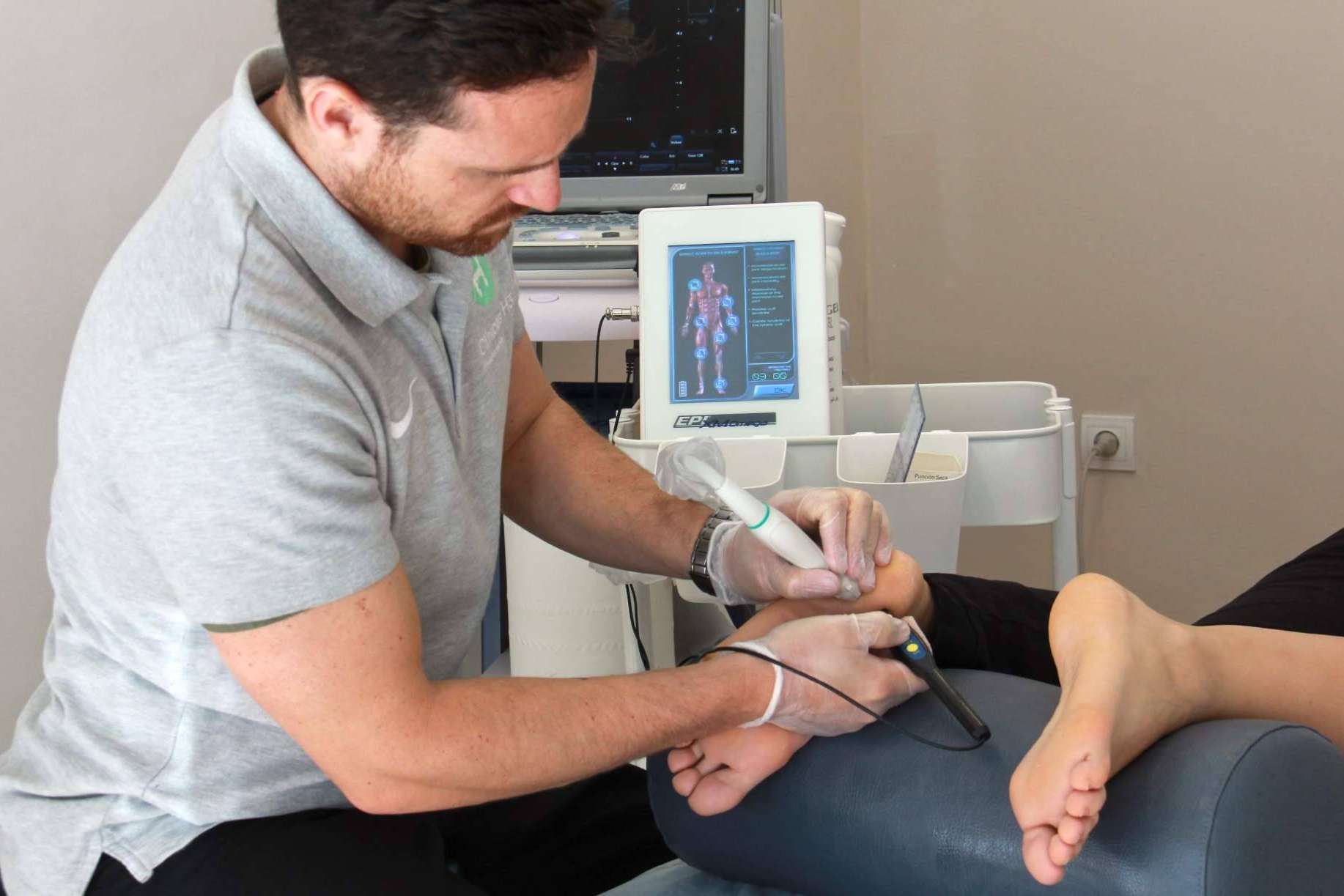 ¿Cuáles son los usos de la electrólisis percutánea intratisular en patologías musculoesqueléticas?