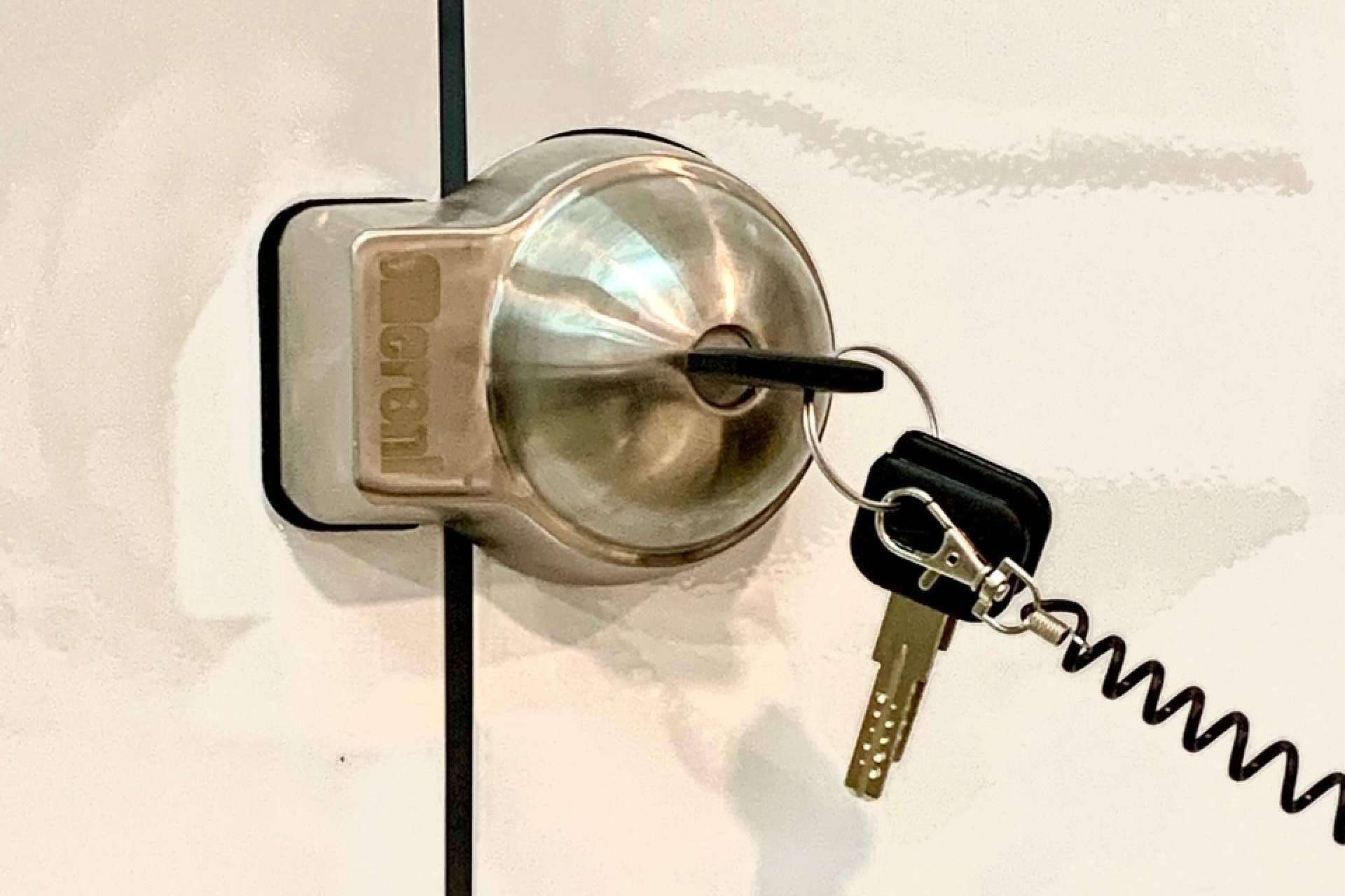 Furgonetas camper; sus grandes ventajas, accesorios, sitios donde acampar y la cerradura seguridad furgoneta necesaria para ello, con Eginer