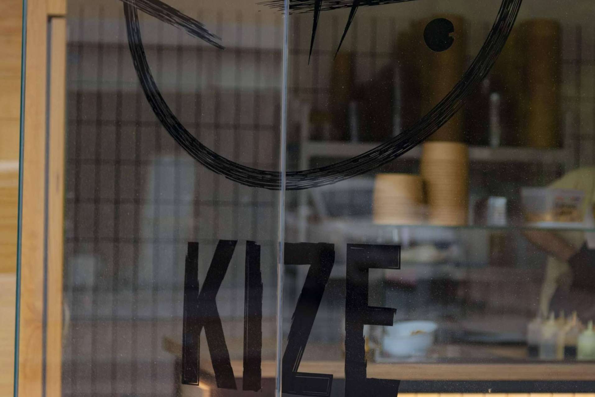 Pokes y sushi con reparto a domicilio de la mano de KIZE
