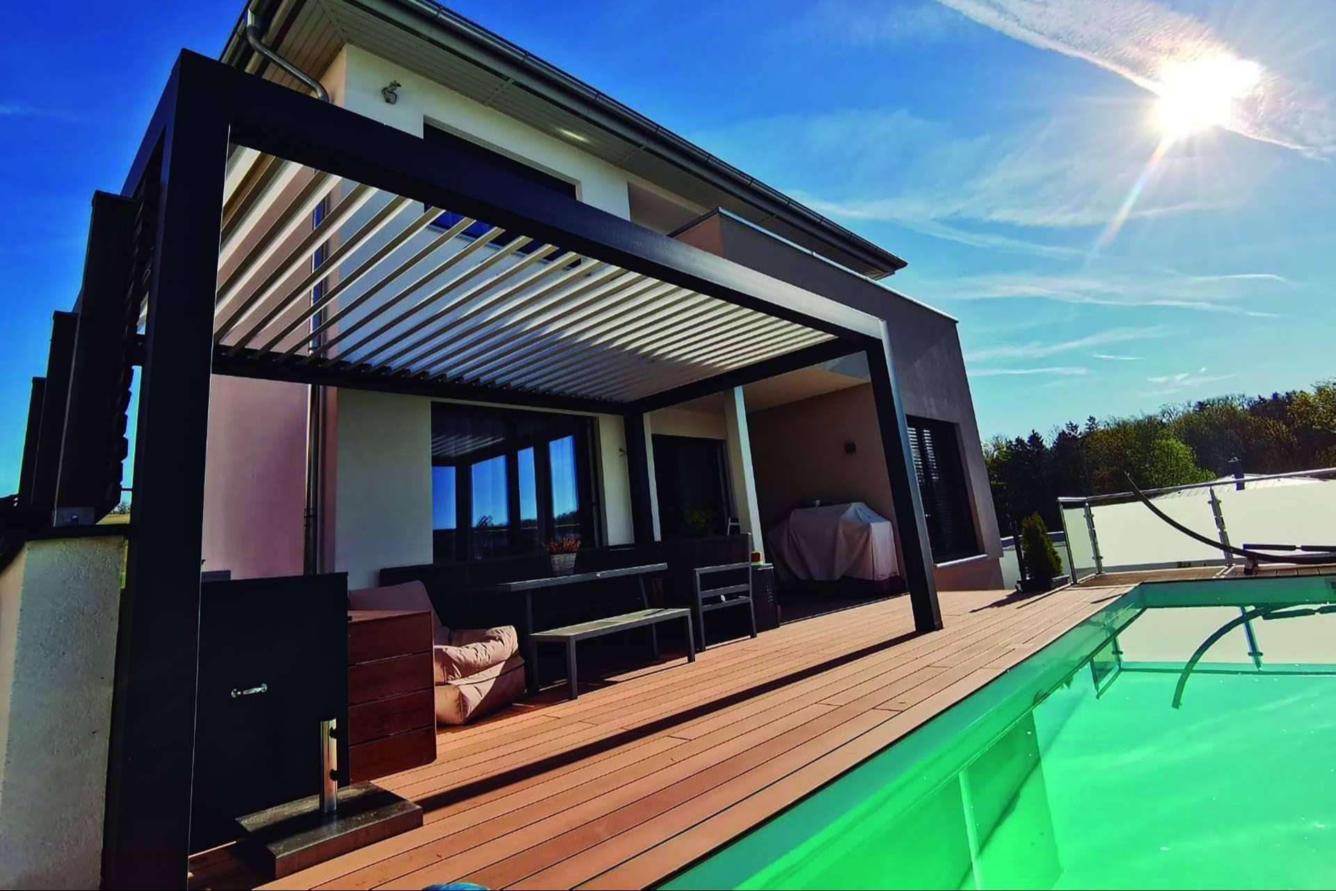 Seesky-BIO, la pérgola bioclimática inteligente de C3 Systems para espacios al aire libre