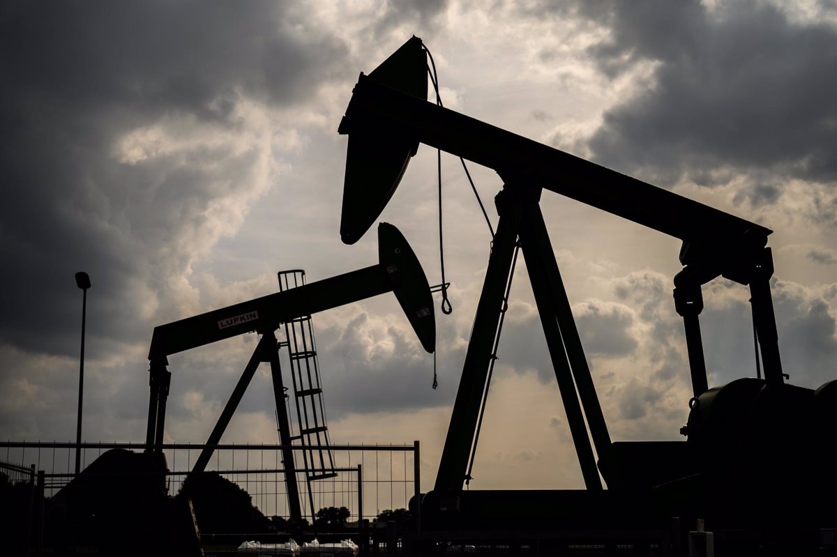 La OPEP+ pone en juego un millón de barriles de petróleo al día