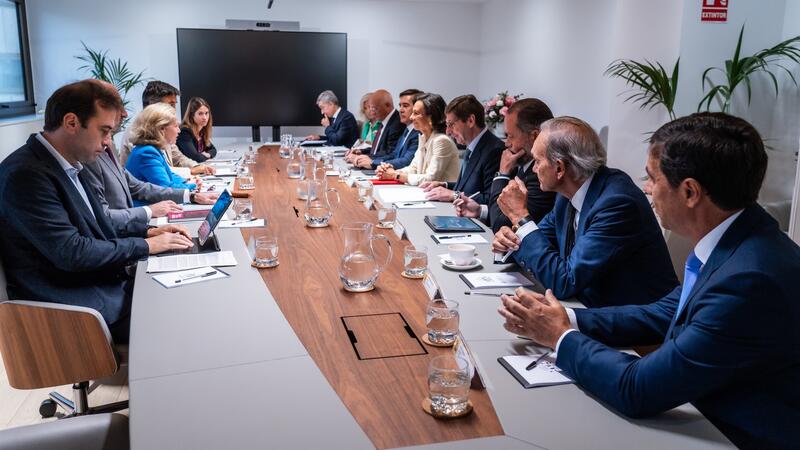 Calviño aumenta la presión a la banca para que pague más por los depósitos