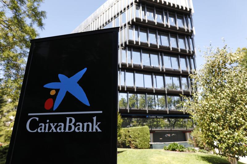 CaixaBank lanza un programa de recompra de acciones propias de hasta 500 millones para reducir capital social