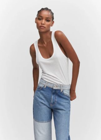 Su sentido de la moda es bastante bueno