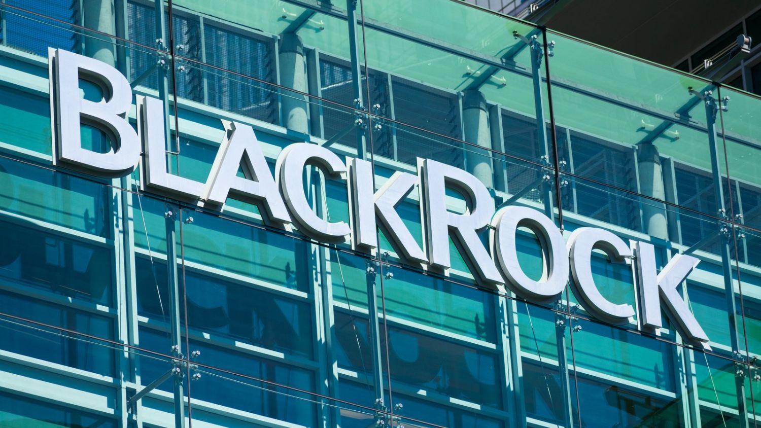 La ‘deprimida’ acción de Solaria acusa el ataque bajista de Blackrock