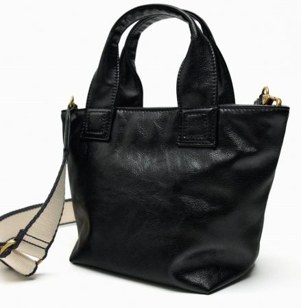 Potencia al máximo tus curvas con este vestido vaquero de Zara 5 Merca2.es Bandolera negra Zara Merca2.es