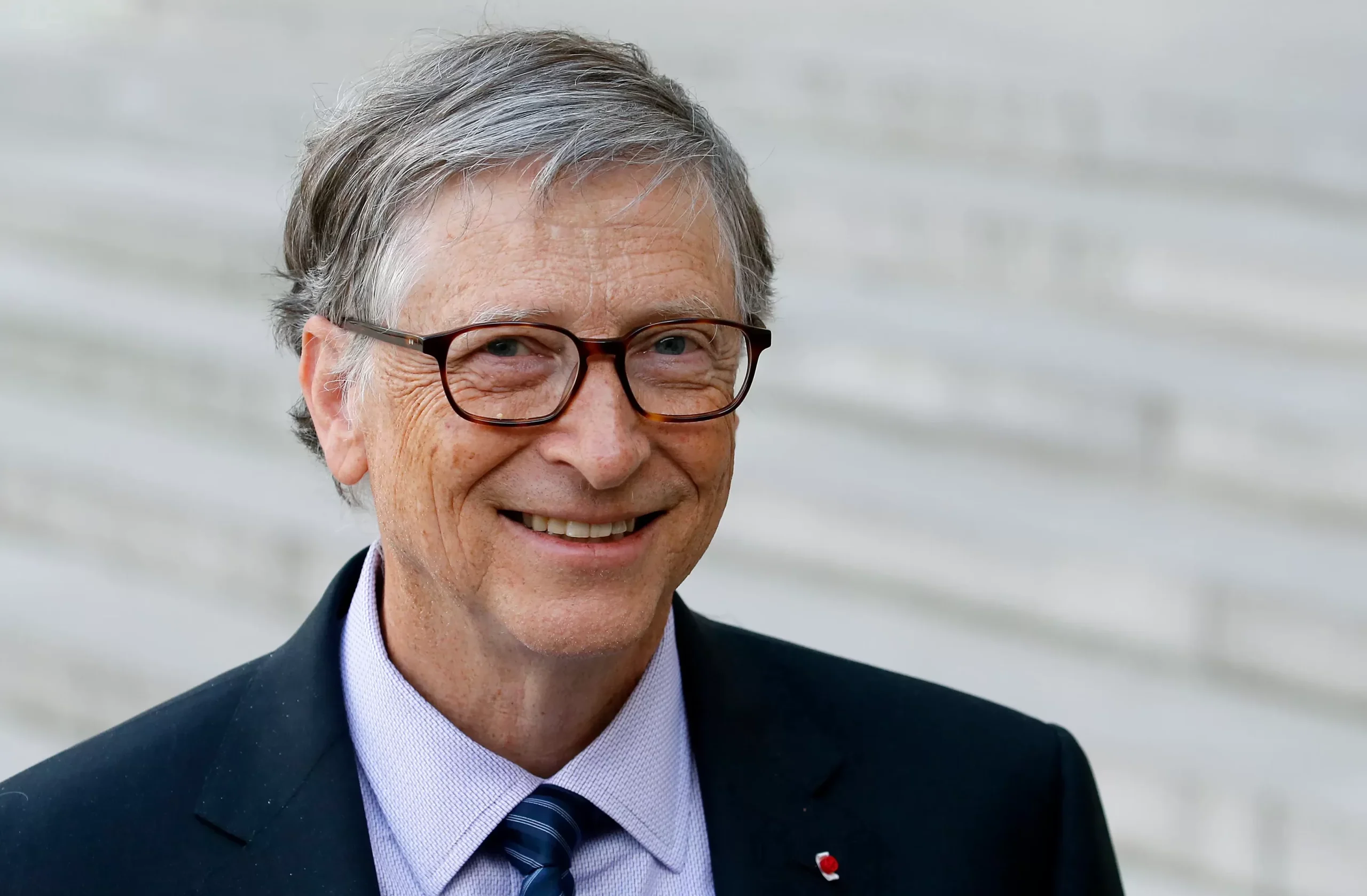 Cómo Bill Gates aborda desafíos globales a través de la tecnología: innovación y filantropía