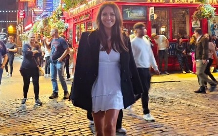 Paula Echevarría brilla con estas botas plateadas que encontrarás en Primark