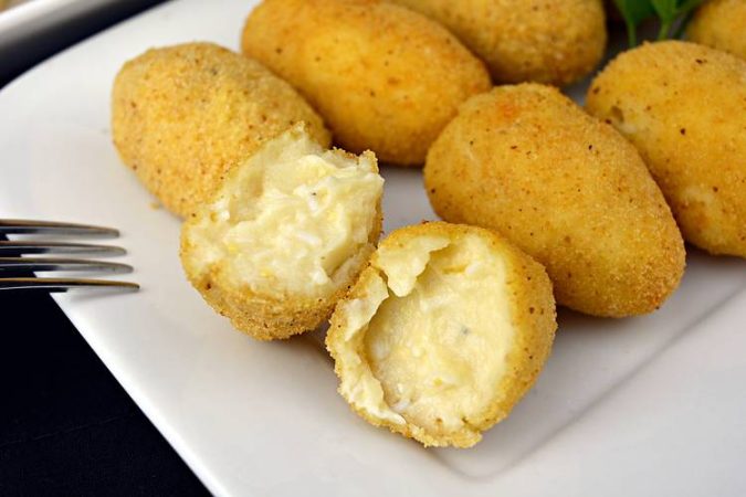 Vamos con el paso a paso de las deliciosas croquetas con queso