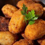 Martín Berasategui nos enseña el truco para que te queden unas croquetas de rechupete y con poca grasa
