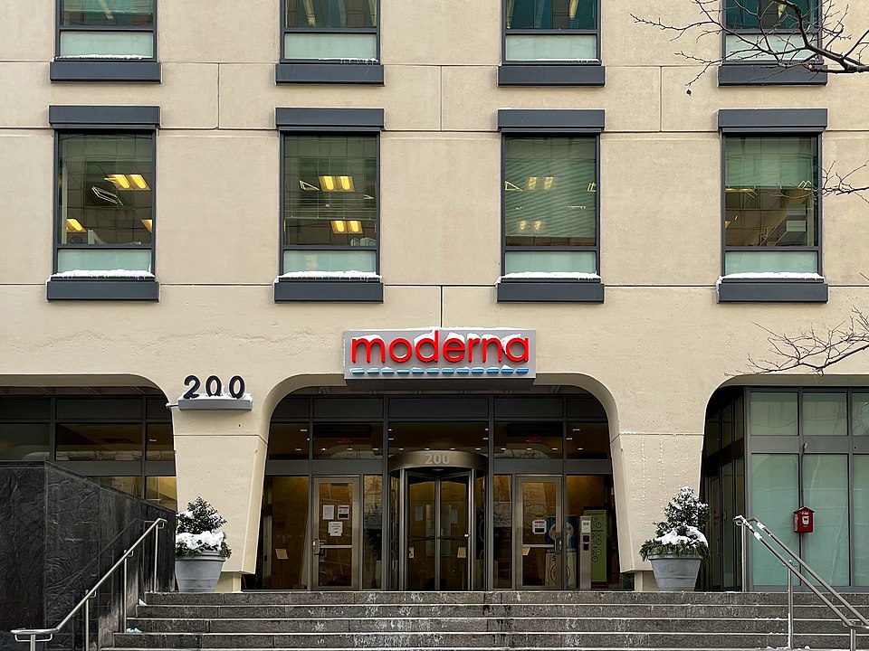 Moderna se sorprende del trato favorable de la Comisión Europea a Pfizer por la vacuna del COVID-19