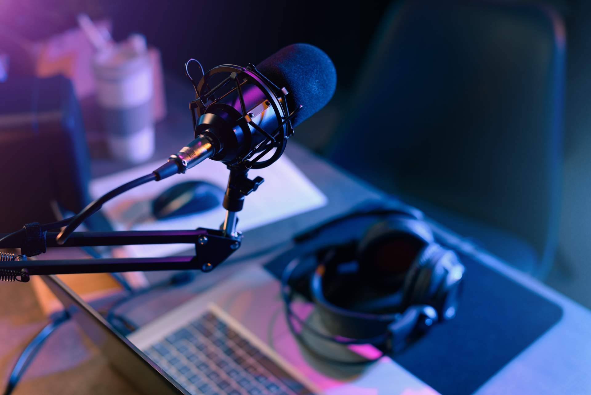 Ell pódcast ‘Biengastando’ de educación financiera de Roams con Iván Patxi a los mandos