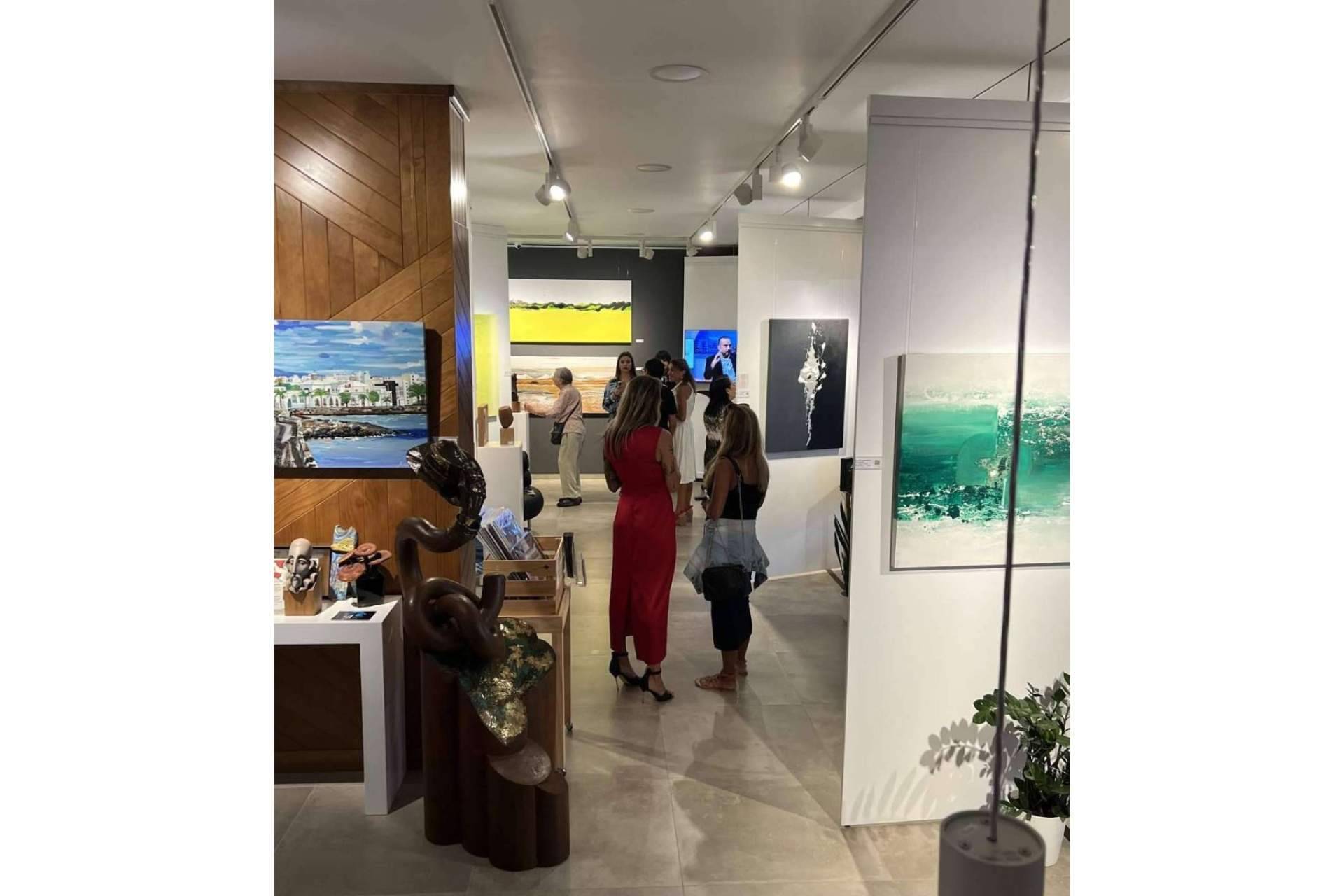 Todo sobre Lanzarote Art Gallery International Fine Art, una galería de arte en línea