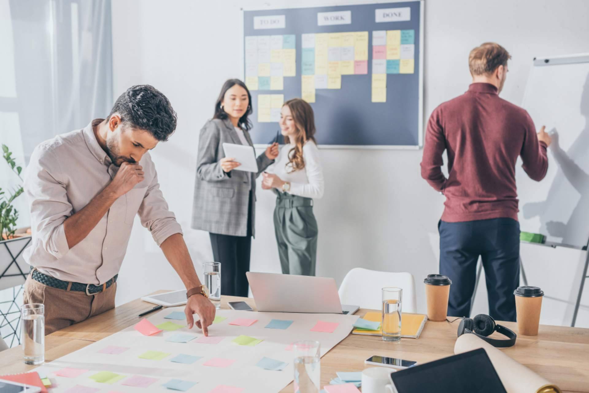 El pensamiento crítico en un MBA, ¿cómo moldea líderes de la industria?