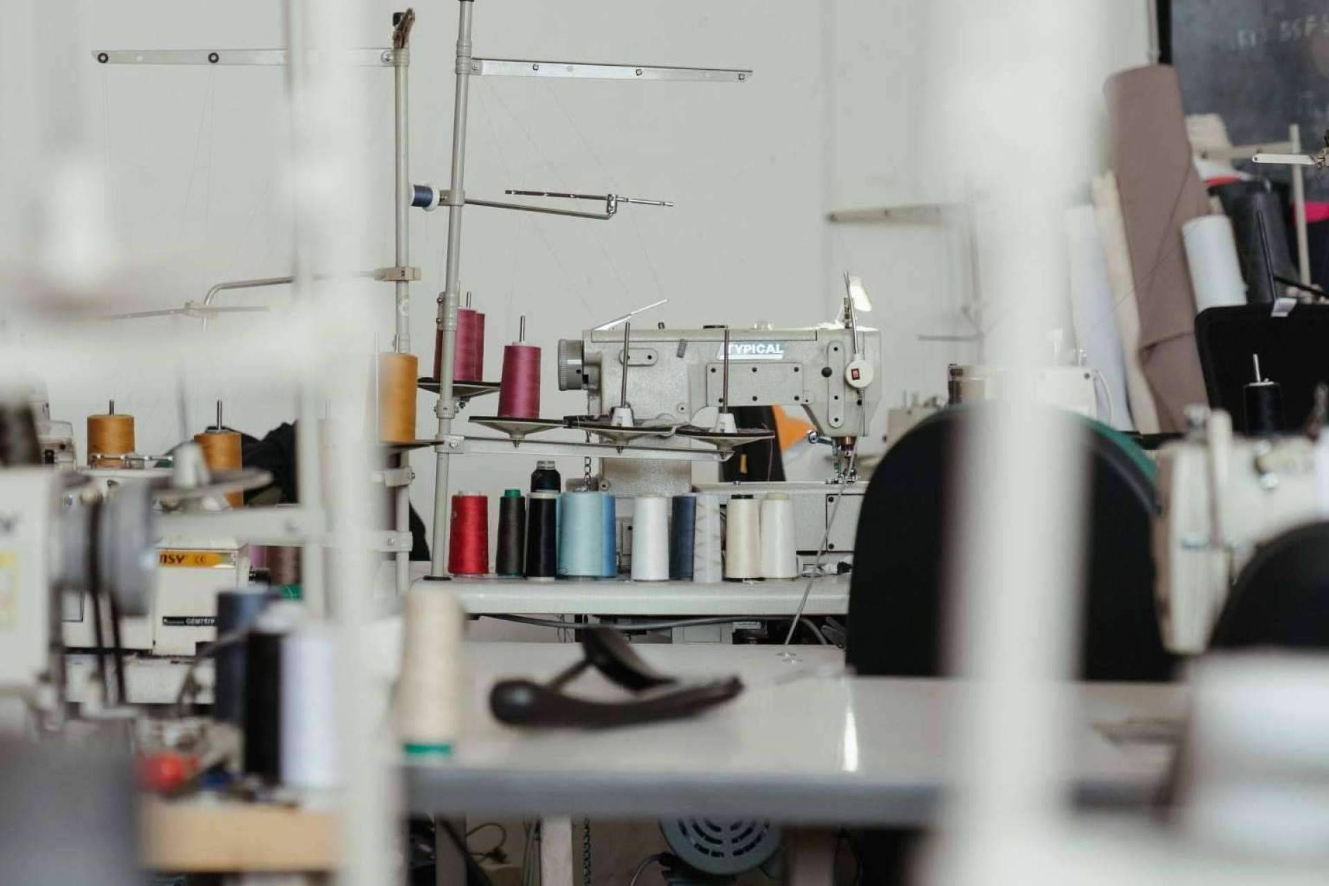 El taller de costura y moda sostenible Diambaar