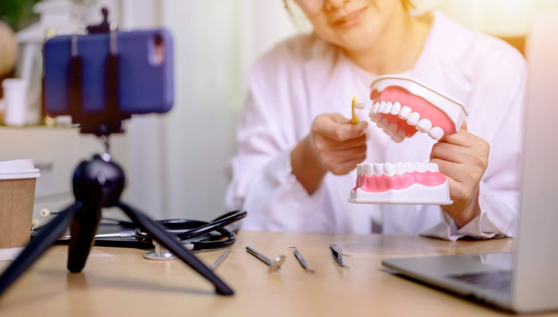 EEP iGroup permite convertirse en un profesional de la higiene bucodental con su formación