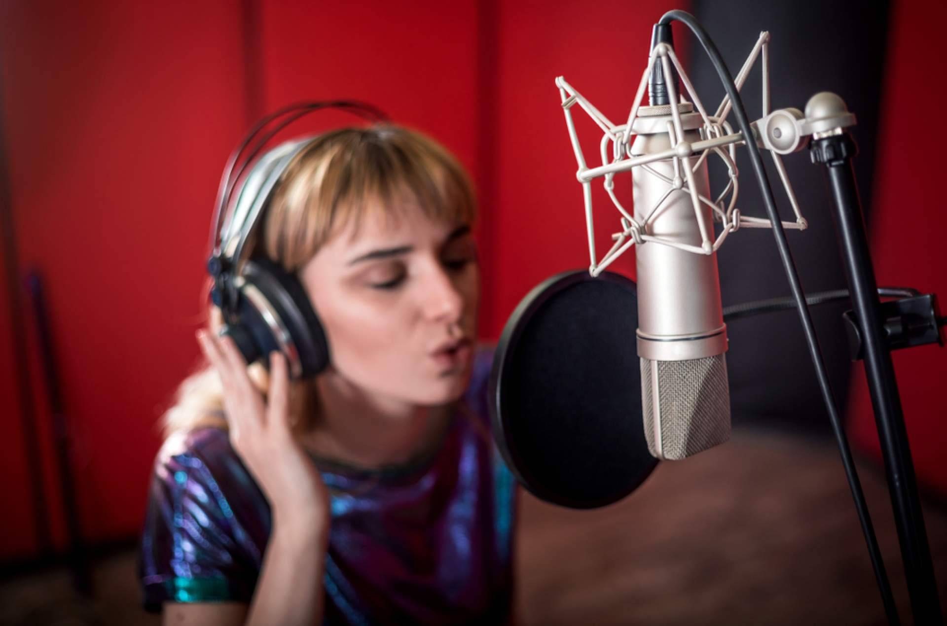 Realizar un audiolibro profesional de la mano de AITUTAKI