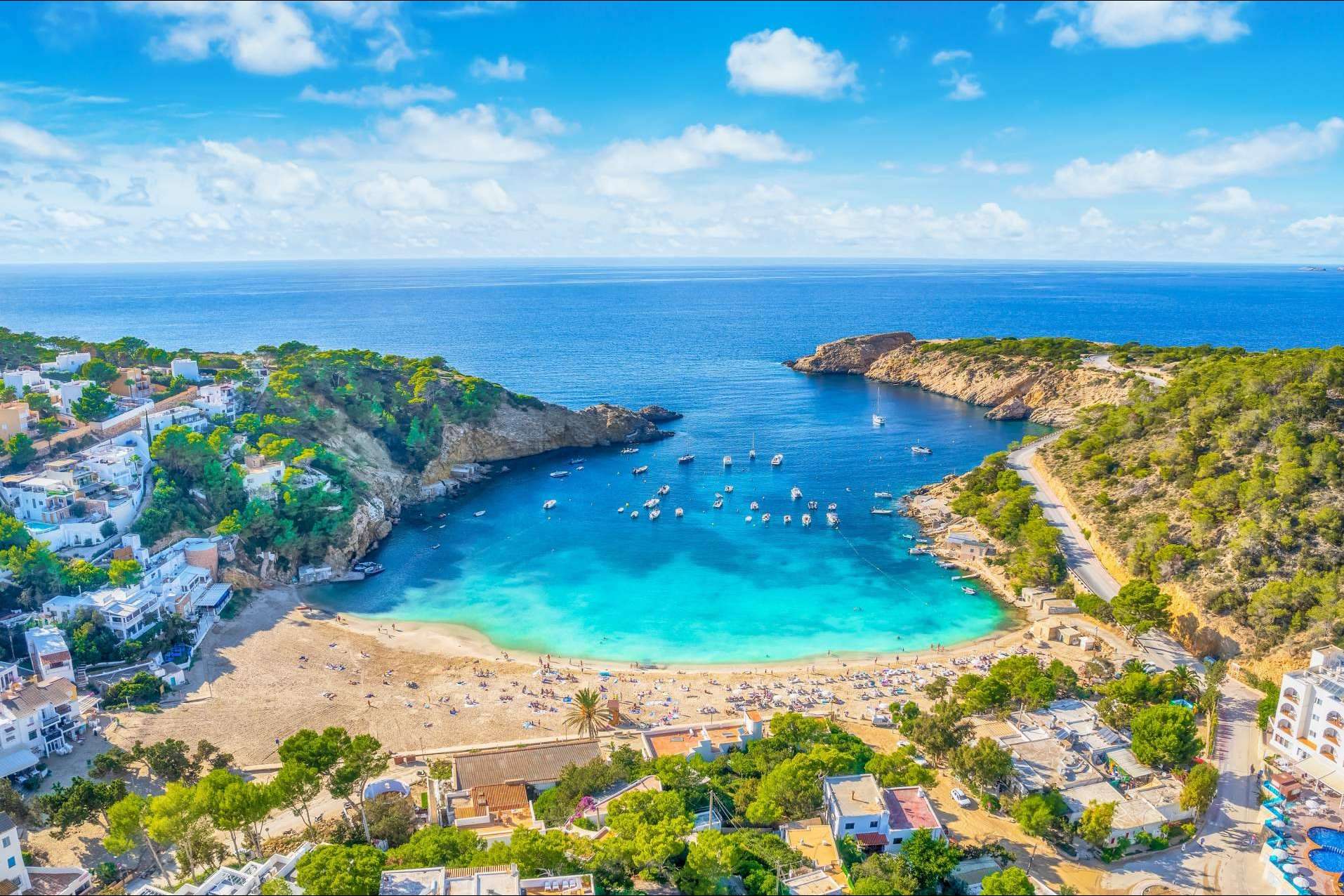 Ibiza en otoño y cómo ir a los planes con Alpha VIP Transfer