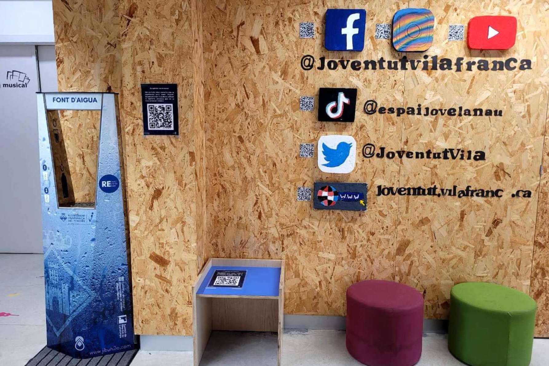 El especialista en la venta de fuentes de agua potable para instalar en las escuelas y universidades Jibu H2O