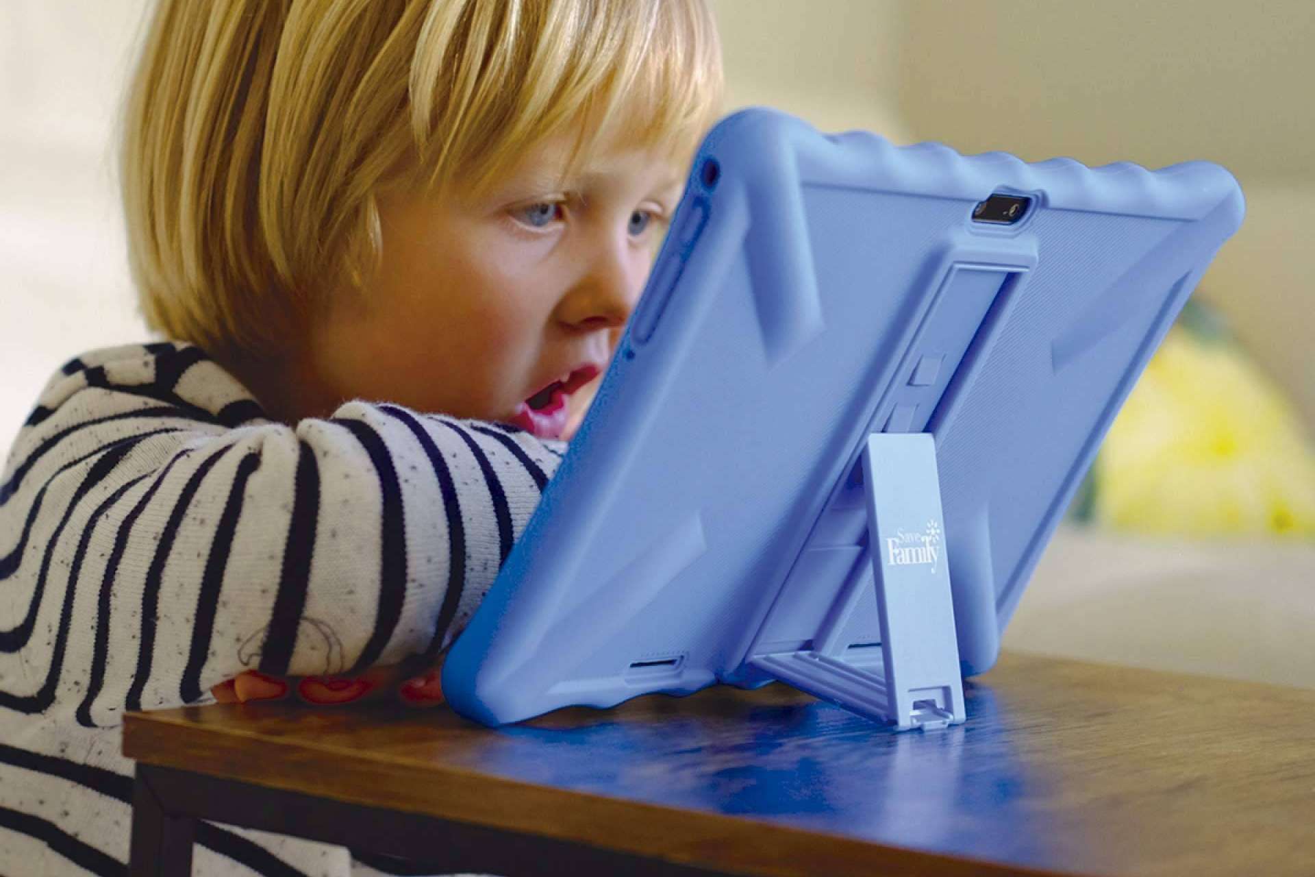 Equiparse para la vuelta al cole con la tablet de SaveFamily