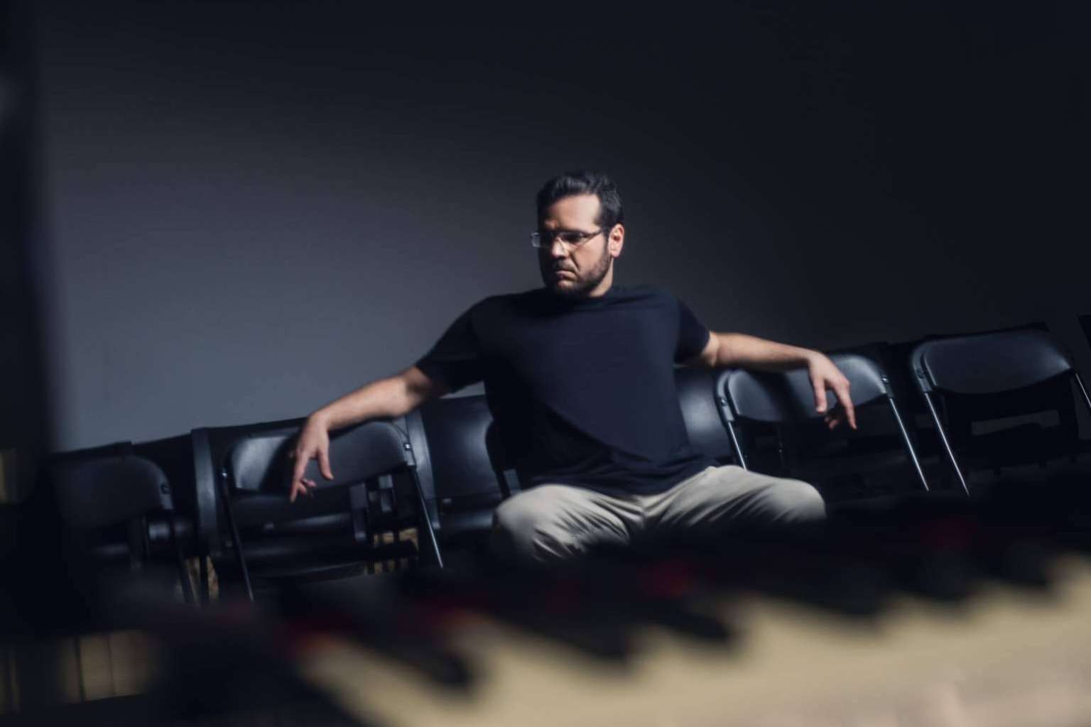 Mongibello Island, el álbum debut del pianista de jazz Andre JahJah, en formato trío e inspirado en El talento de Mr. Ripley, ya está disponible