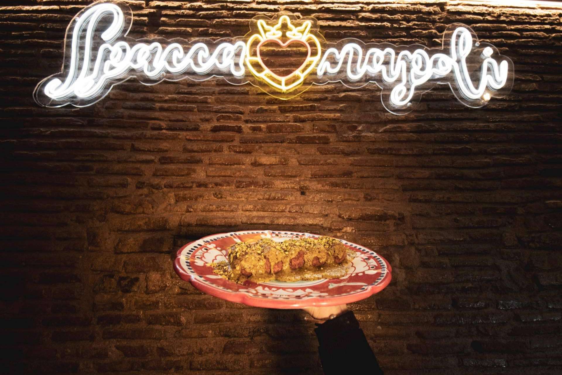 Los verdaderos productos y gastronomía de Nápoles en el centro de Barcelona, Spaccanapoli Barcelona