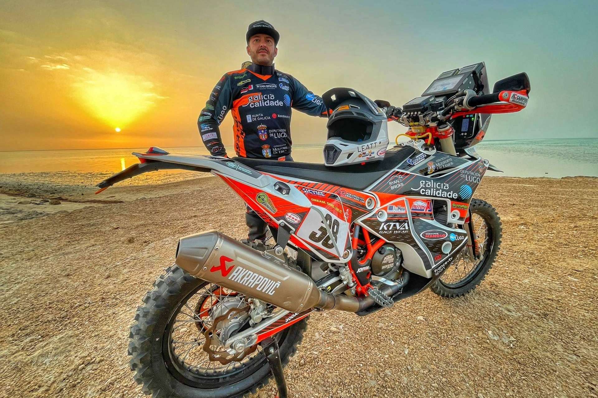 ADHESIVOSEMBARRADOS y sus adhesivos personalizados para motos de motocross
