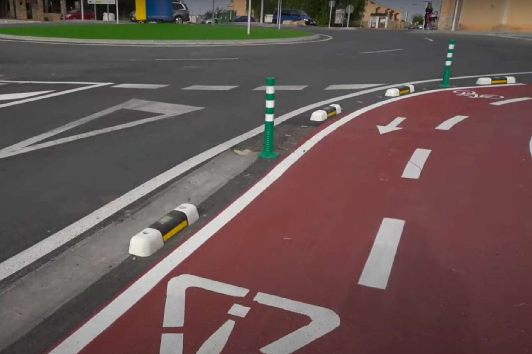 Suministro de separador de carril bici fotoluminiscente para Cartagena, por Abadecom